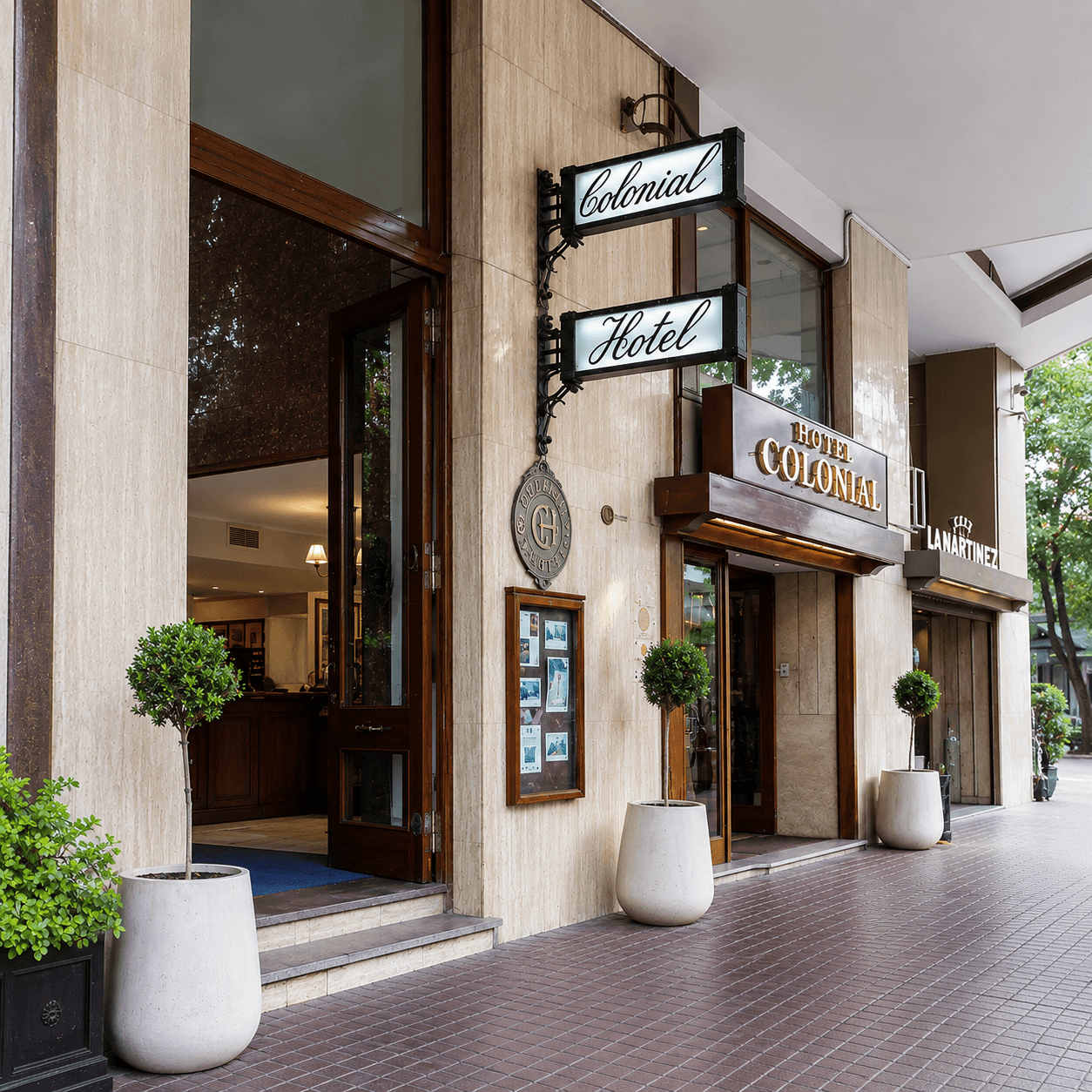 Colonial Hotel